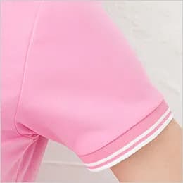 衿と袖部分は二本のライン入り